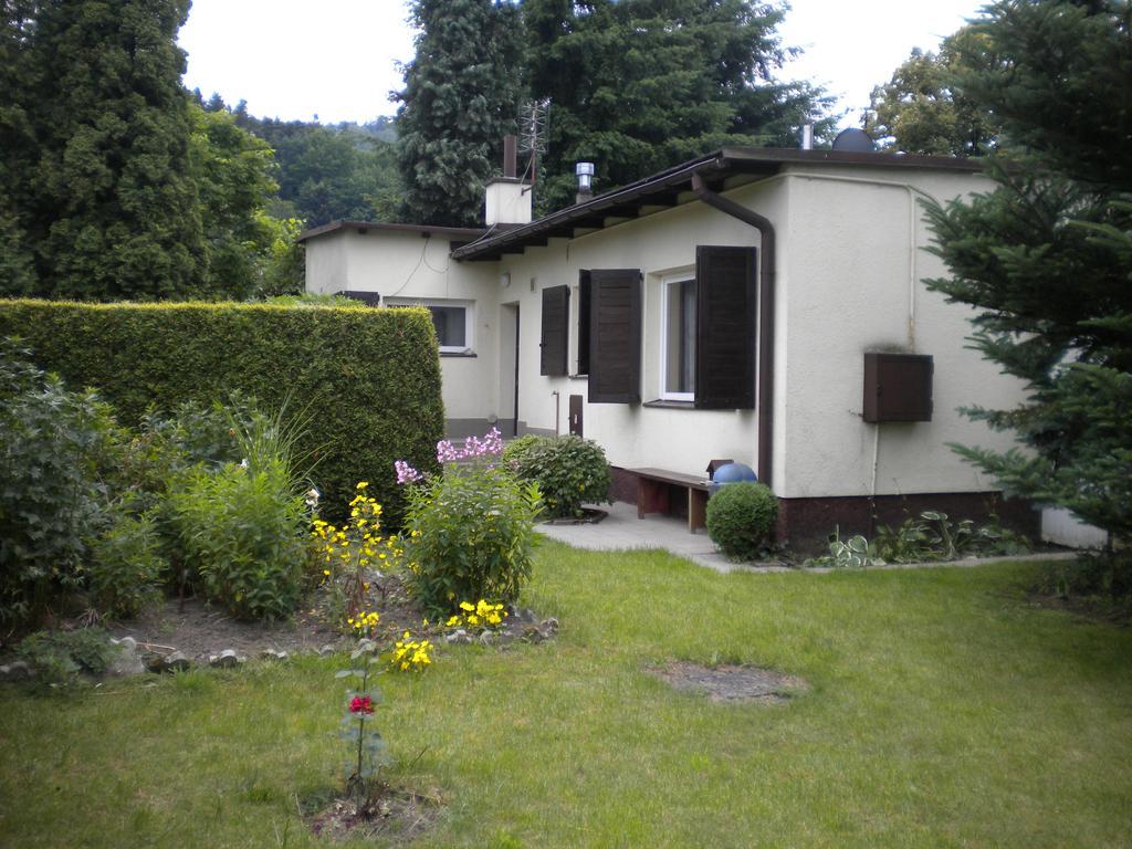 Uroczy Domek Z Ogrodem I Tarasem Myślenice Zimmer foto